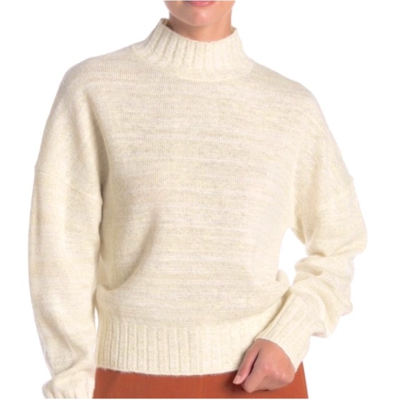 NSR Sweaters - 37. HP✨NSR | Cream Shimmer Sweater